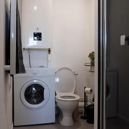 Apartment Centre *