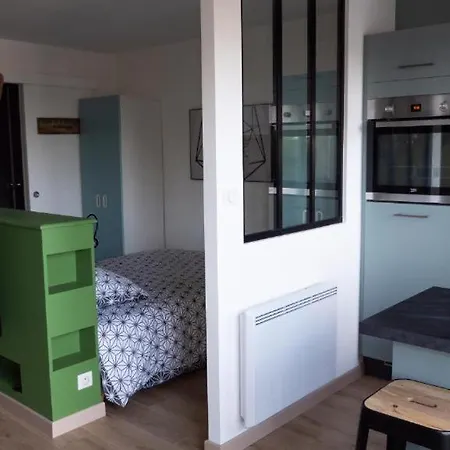 Apartment Centre *
